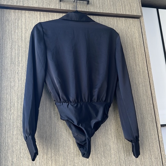 ARITZIA Babaton Ace XXS Silk Satin Tie Bodysuit Long Sleeve Top $100 - Picture 4 of 11